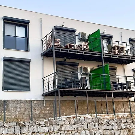 Lueks Deniz Ve Doga Manzarali Yazlik Ev