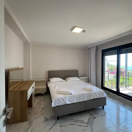Lueks Deniz Ve Doga Manzarali Yazlik Ev Feriehus Dalaman