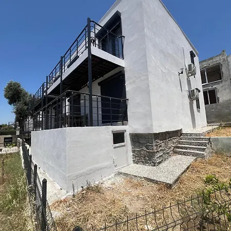 Lueks Deniz Ve Doga Manzarali Yazlik Ev Feriehus *